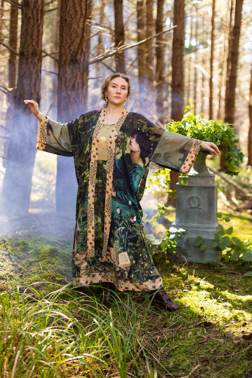 Bella Notte Opera Duster Kimono Robe w/Rabbit & Moon