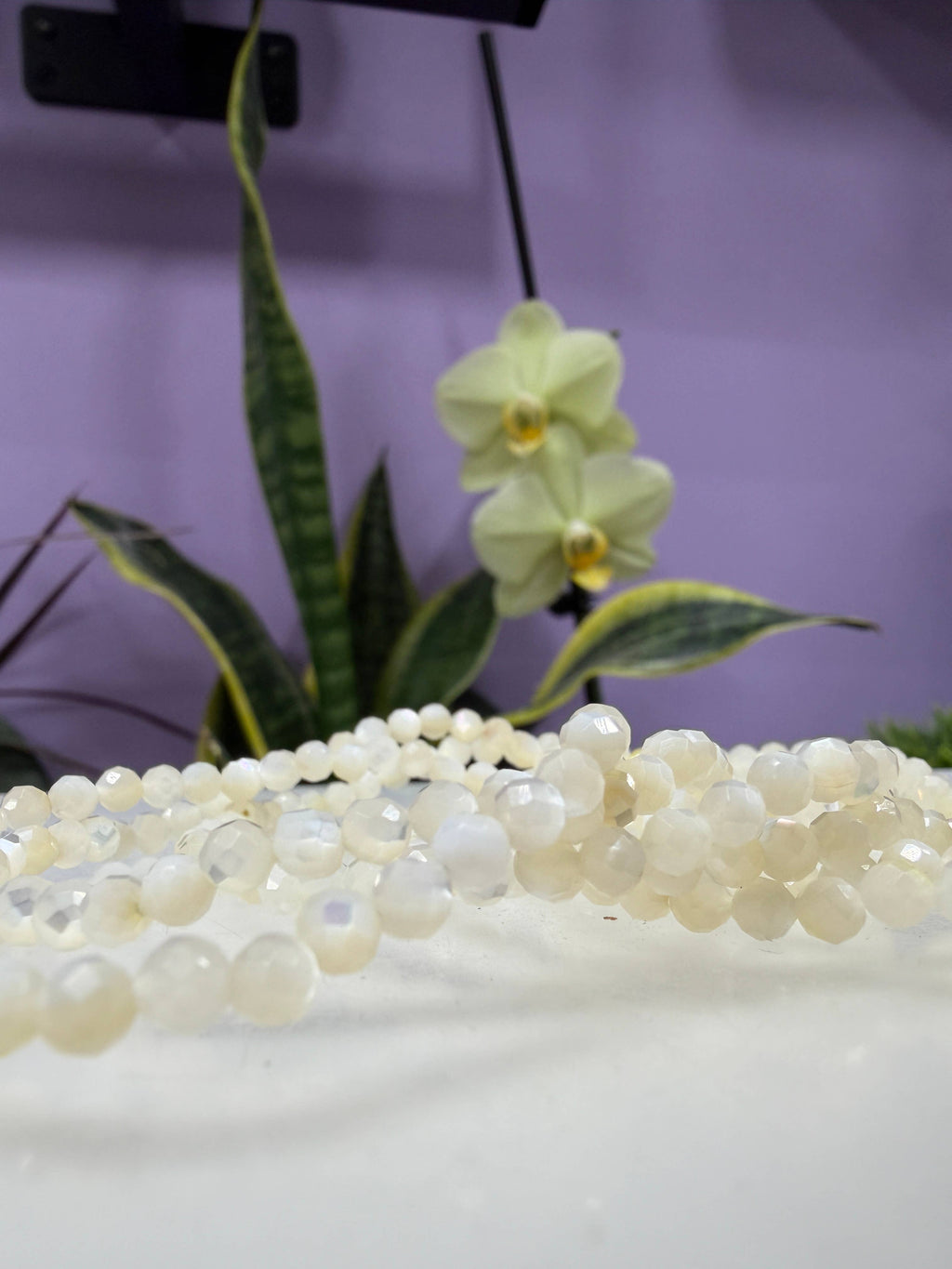 Faceted Mother of Pearl Stretch Bracelet