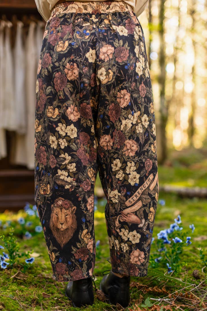 Lionheart Linen Crop Artist Pant w/ florals & Narnia print