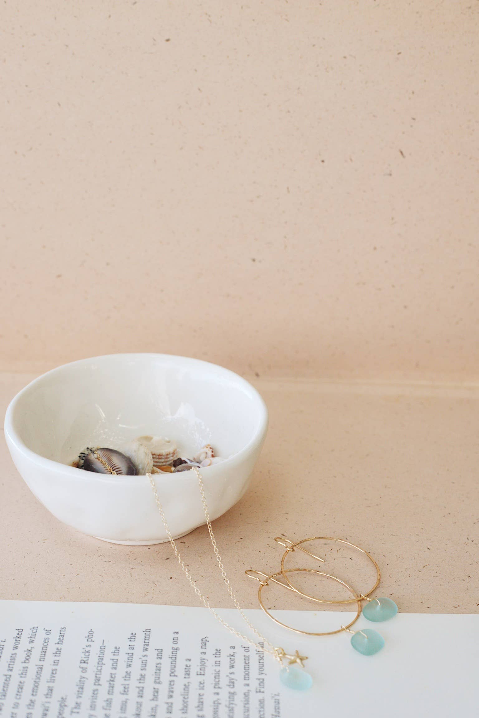 Tiny Frosted Glass & Starfish Necklace in Gold