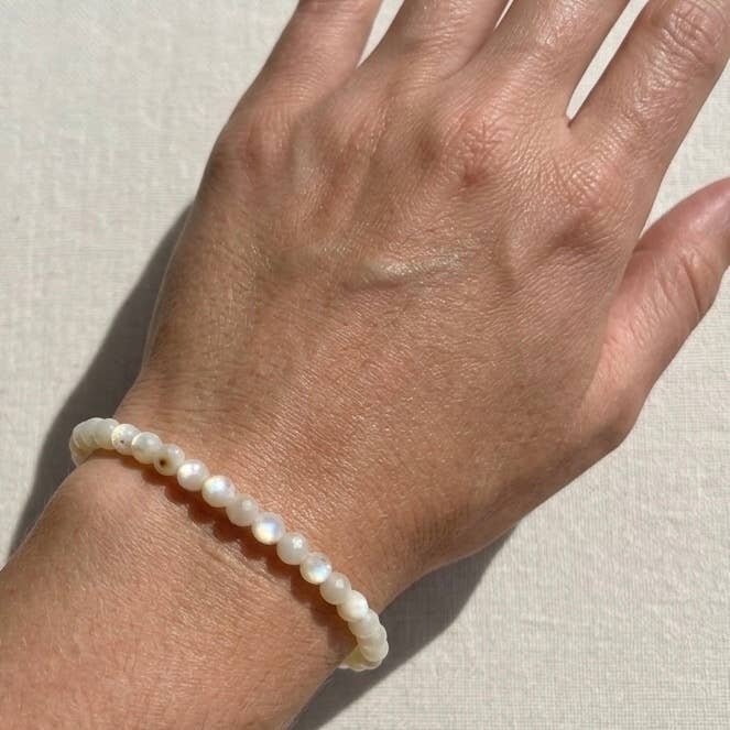 Faceted Mother of Pearl Stretch Bracelet