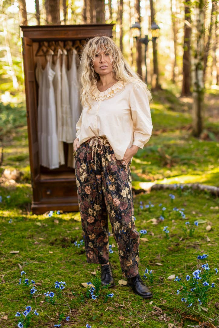 Lionheart Linen Crop Artist Pant w/ florals & Narnia print