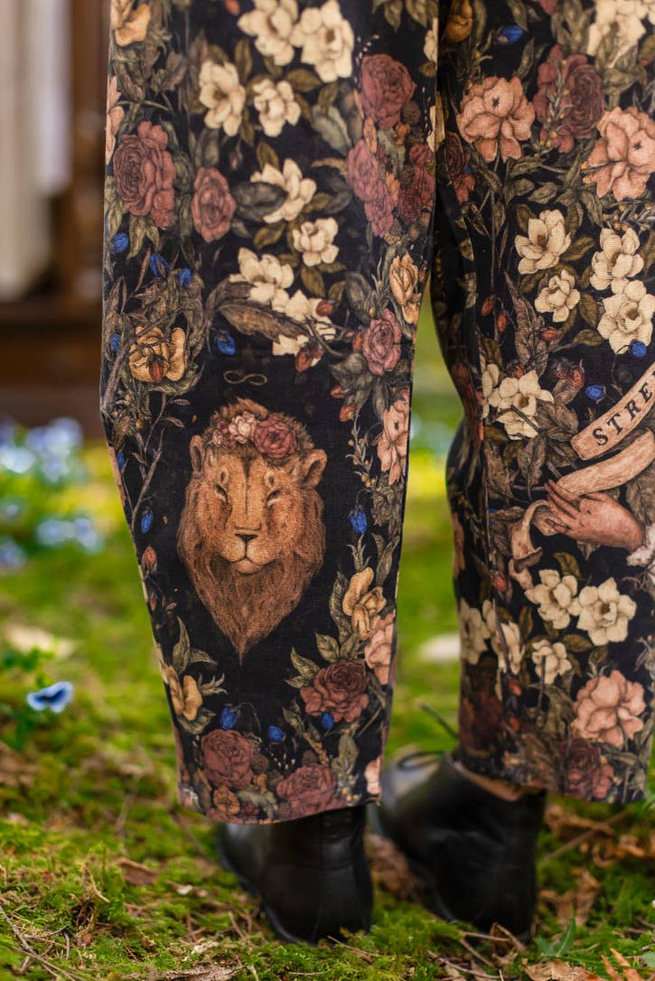 Lionheart Linen Crop Artist Pant w/ florals & Narnia print