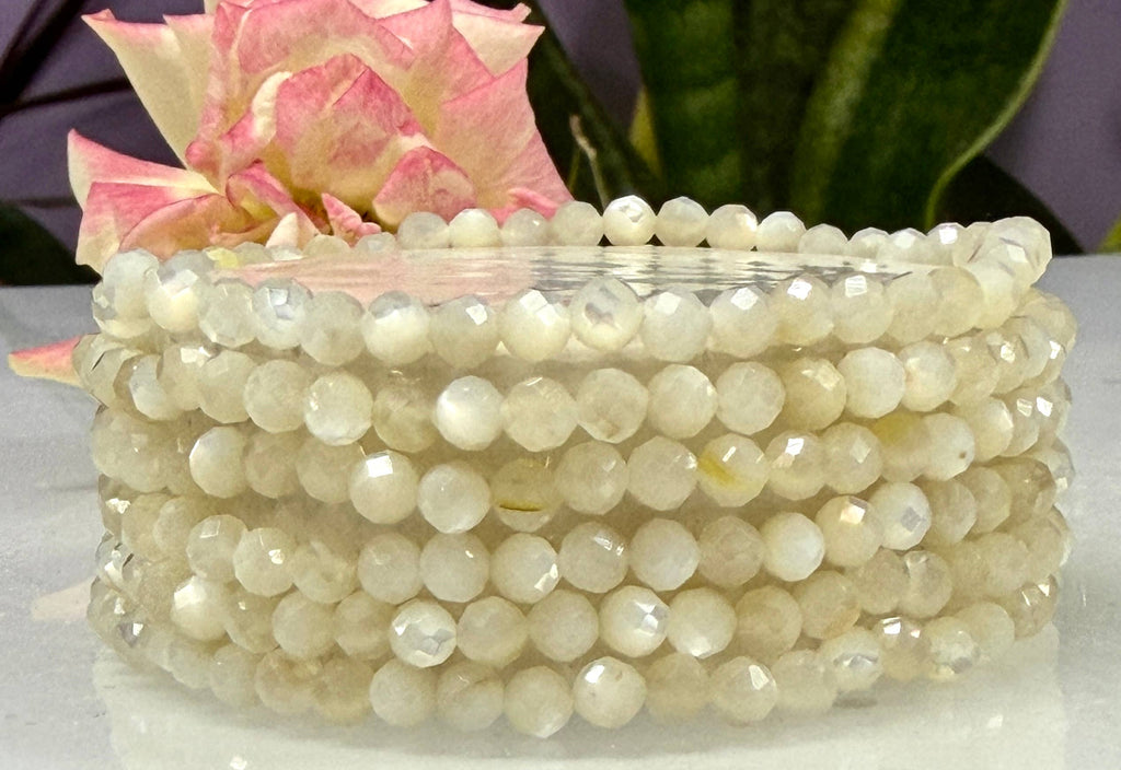 Faceted Mother of Pearl Stretch Bracelet