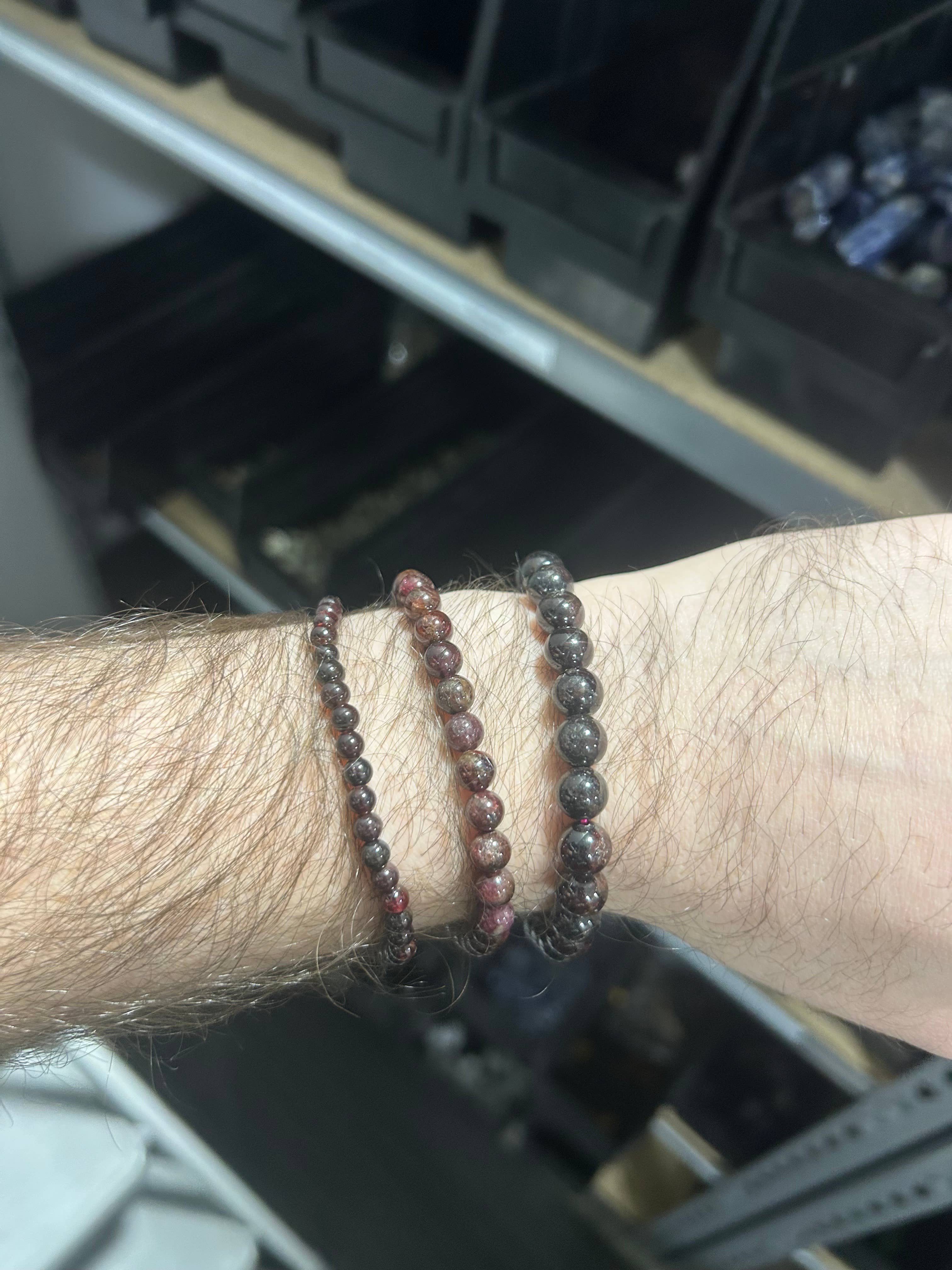 Garnet Bracelet 4mm/6mm/8mm - Crystals & Stones