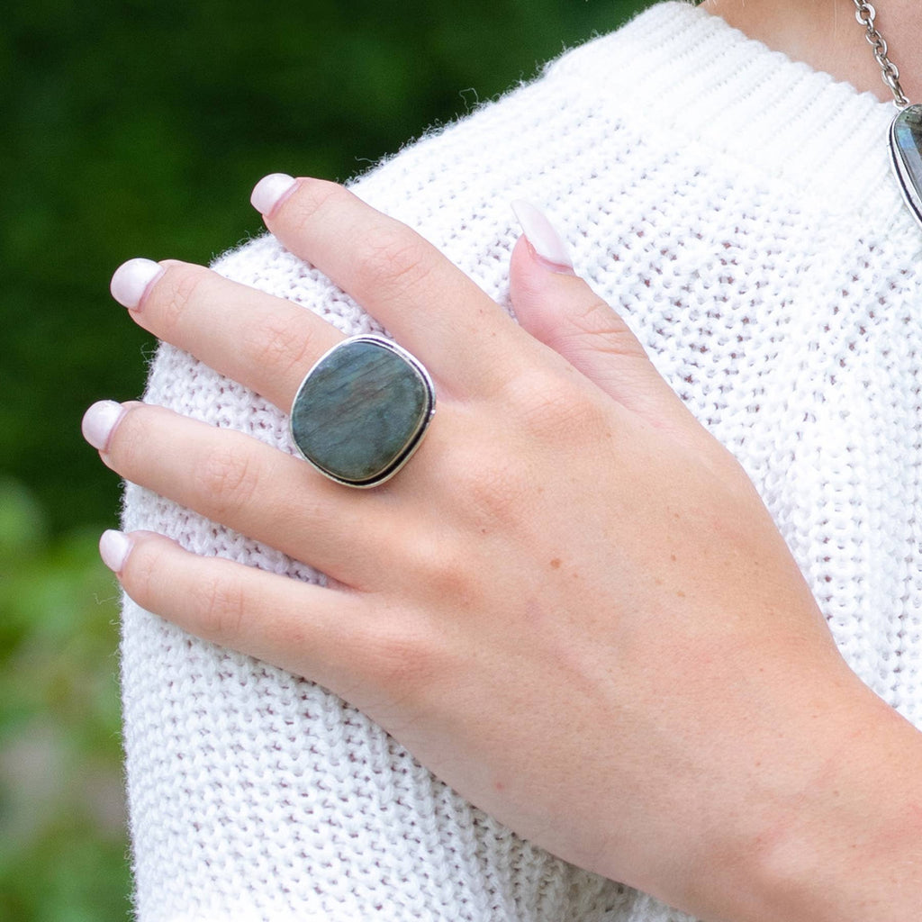 Handcrafted Semiprecious Stone Ring - Labradorite